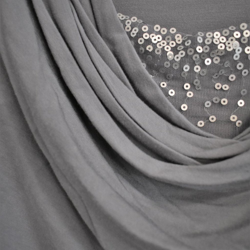 Express grey silver sequin sparkle scoop neck top size M - Picture 3 of 6
